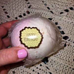 Happy Birthday Large Bath Bomb-Fizzer NWT